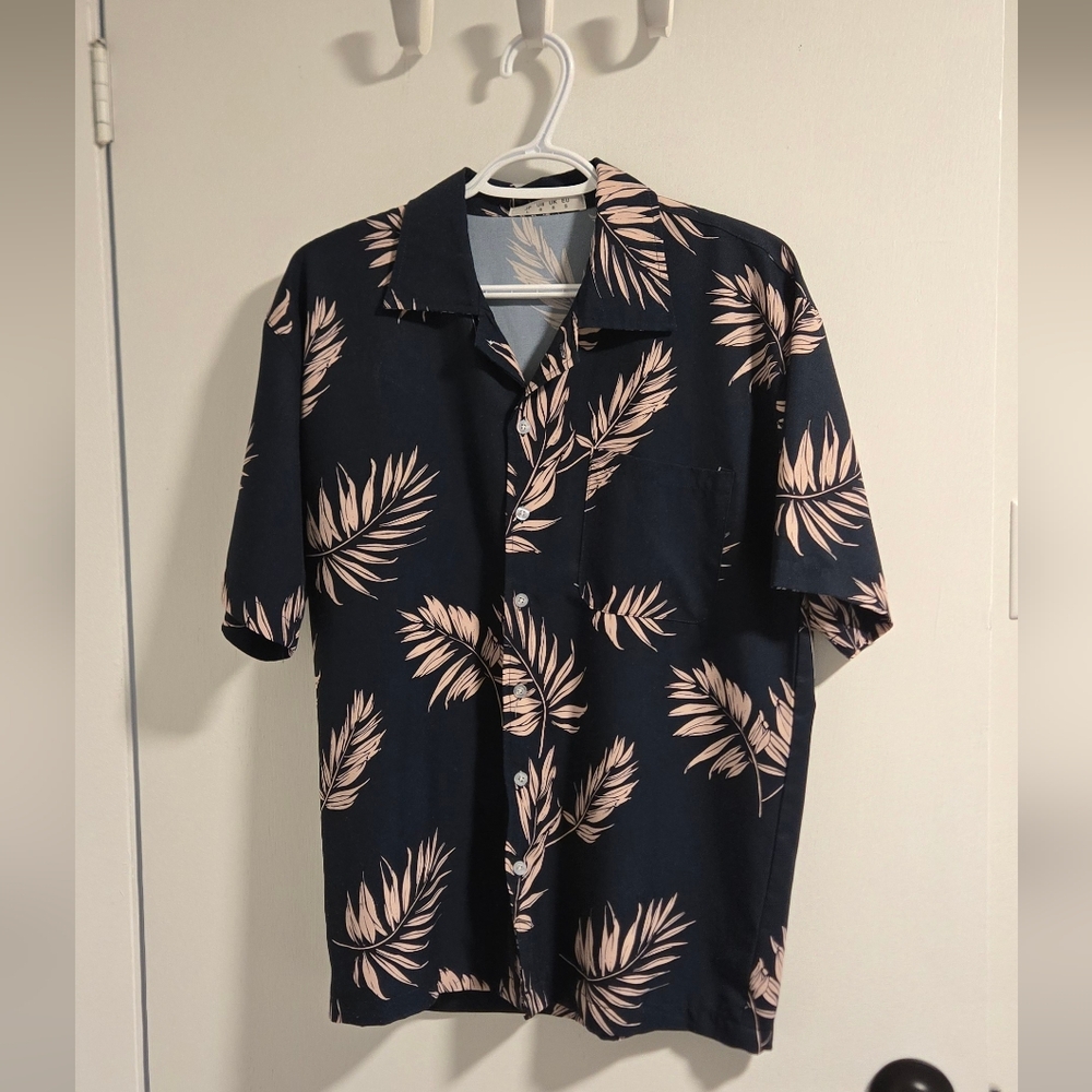 Men's Breezy Palm Buttonup